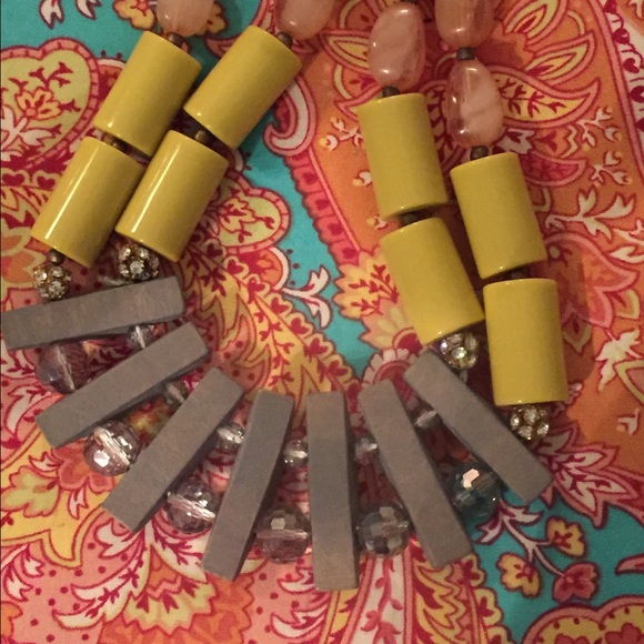 Anthropologie beaded necklace! - Picture 3 of 4